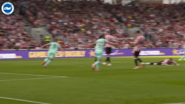 Pitchside View: Leandro Trossard's last-minute winner at Brentford